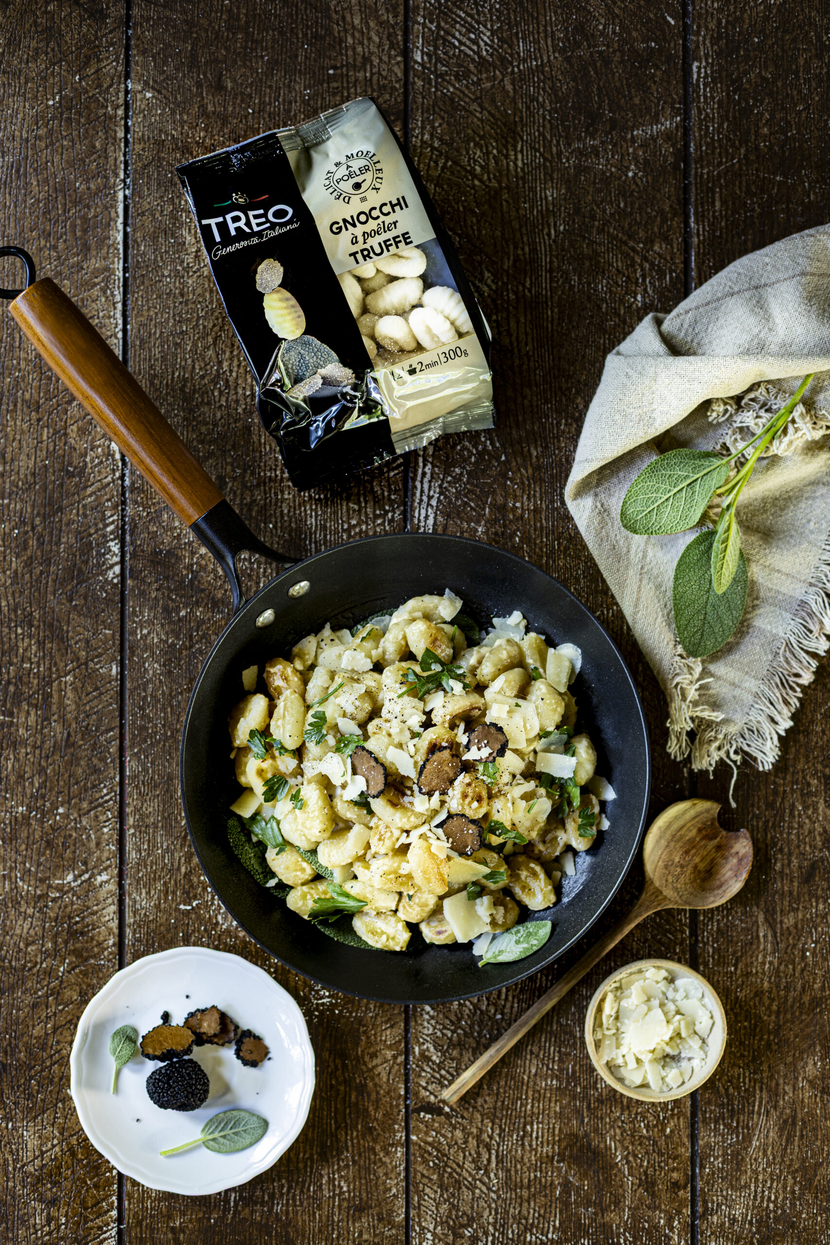 photographie culinaire, photo produit, e-commerce, packshot, food photography, gastronomie italienne, mise en scène, stylisme culinaire, packaging, catalogue, communication visuelle, artisanat, professionnel, branding, publicité, marketing digital, haute qualité, réseaux sociaux, menu, restaurant, épicerie fine, gourmand, authentique, visuel publicitaire, direction artistique