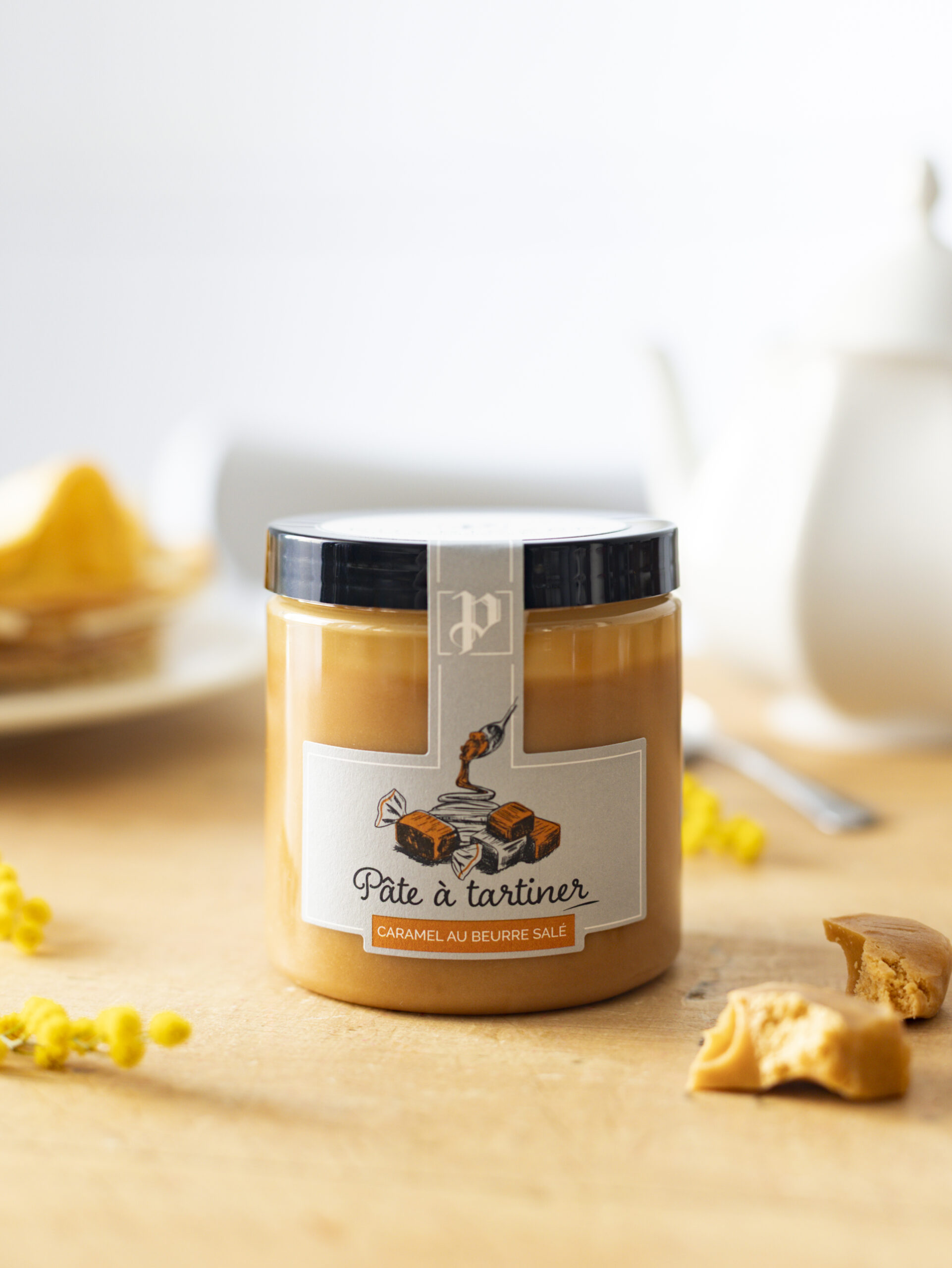 chandeleur, pâte à tartiner, crêpes, galettes, fête des crêpes, moment convivial, goûter, famille, gourmandise, chocolat, noisette, tartinade, sauter les crêpes, tradition, février, recette gourmande, lifestyle, shooting produit, mise en scène culinaire, plaisir partagé, artisanat, made in France, texture onctueuse, réseaux sociaux, campagne promotionnelle