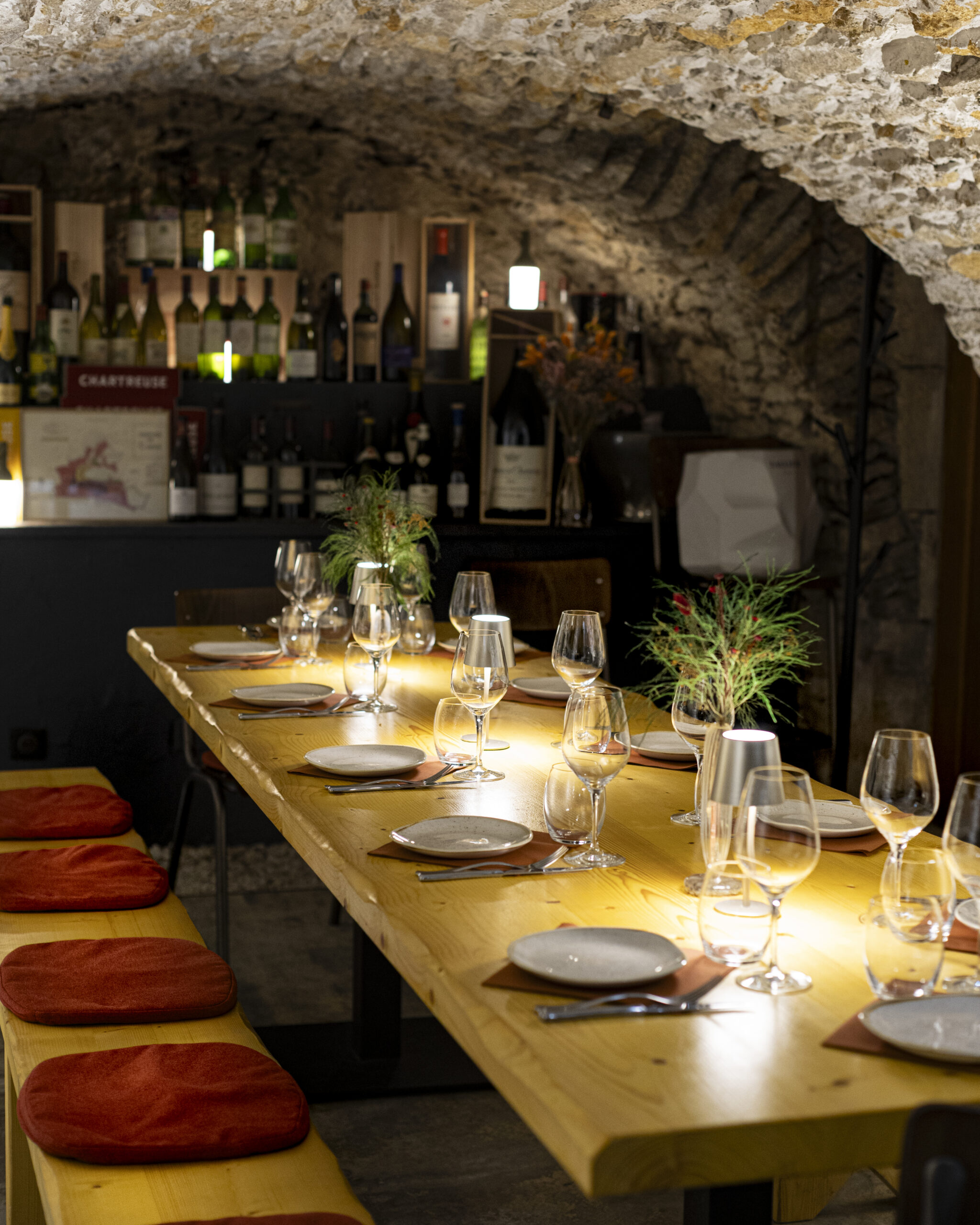 photographie de restaurant, shooting culinaire, ambiance restaurant, carte de menu, gastronomie, chef en cuisine, art de la table, lifestyle, décoration intérieure, salle de restaurant, savoir-faire, expérience client, reportage photo, brasserie, trattoria, cuisine italienne, plats signatures, shooting immobilier, réseaux sociaux restaurant, marketing gastronomique, photo de plats, service en salle, accueil, terroir, convivialité